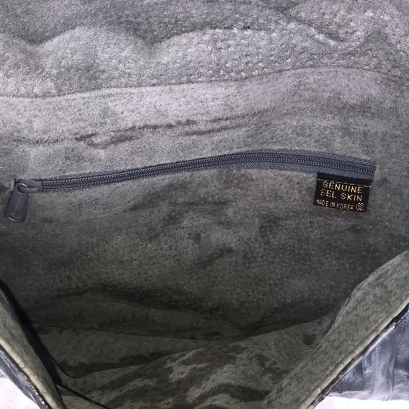 Genuine eel skin crossbody purse - Picture 5 of 8